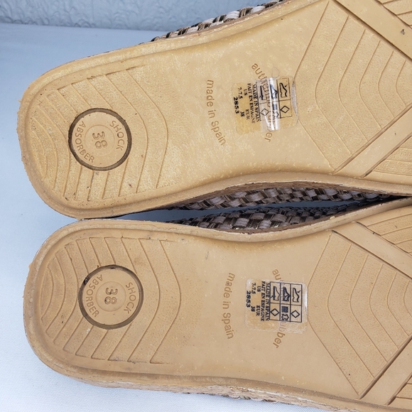 Taos Primeavera Mule Clogs Womens Size 38 EU 7.5 US Biege  Metalic Woven Slip On - Picture 12 of 13